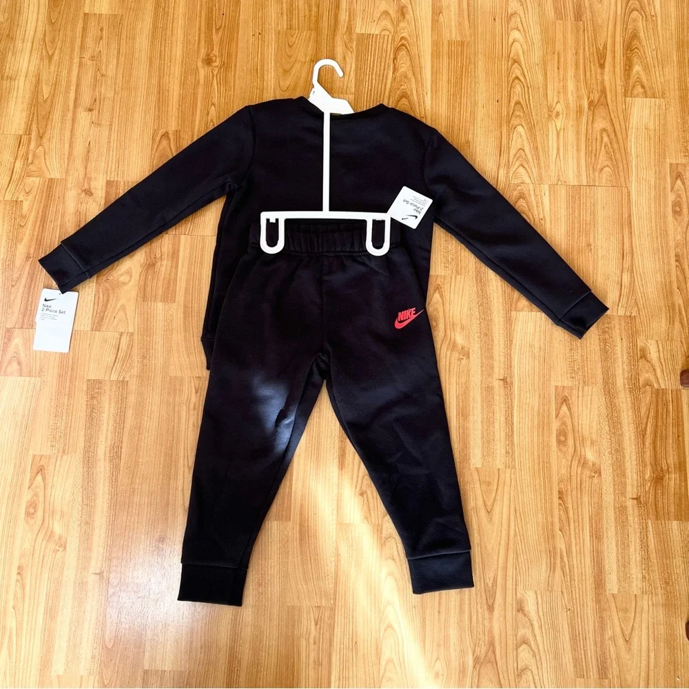 Nike boy black 2 piece set
